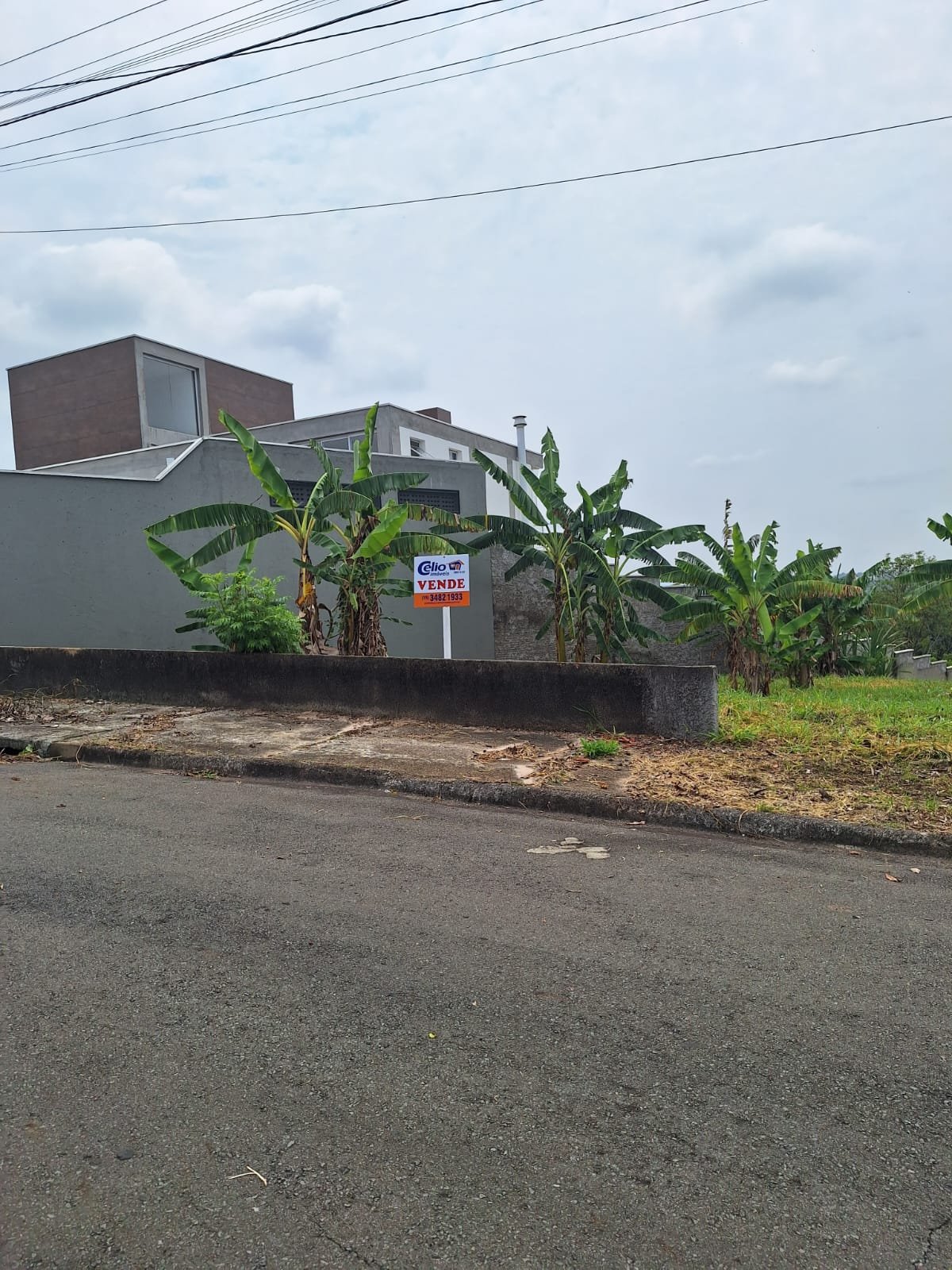 Segundo ângulo real do lote no Jardim Porangaba
